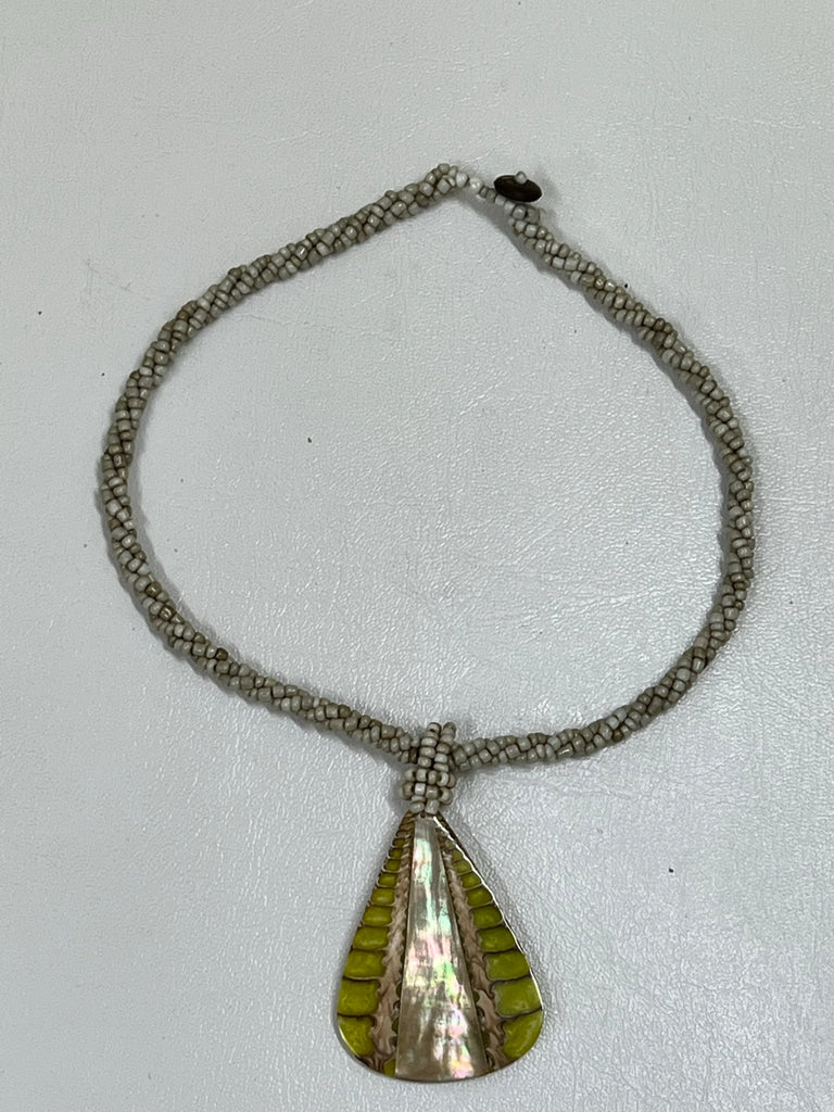 Glass bead shell pendant necklace