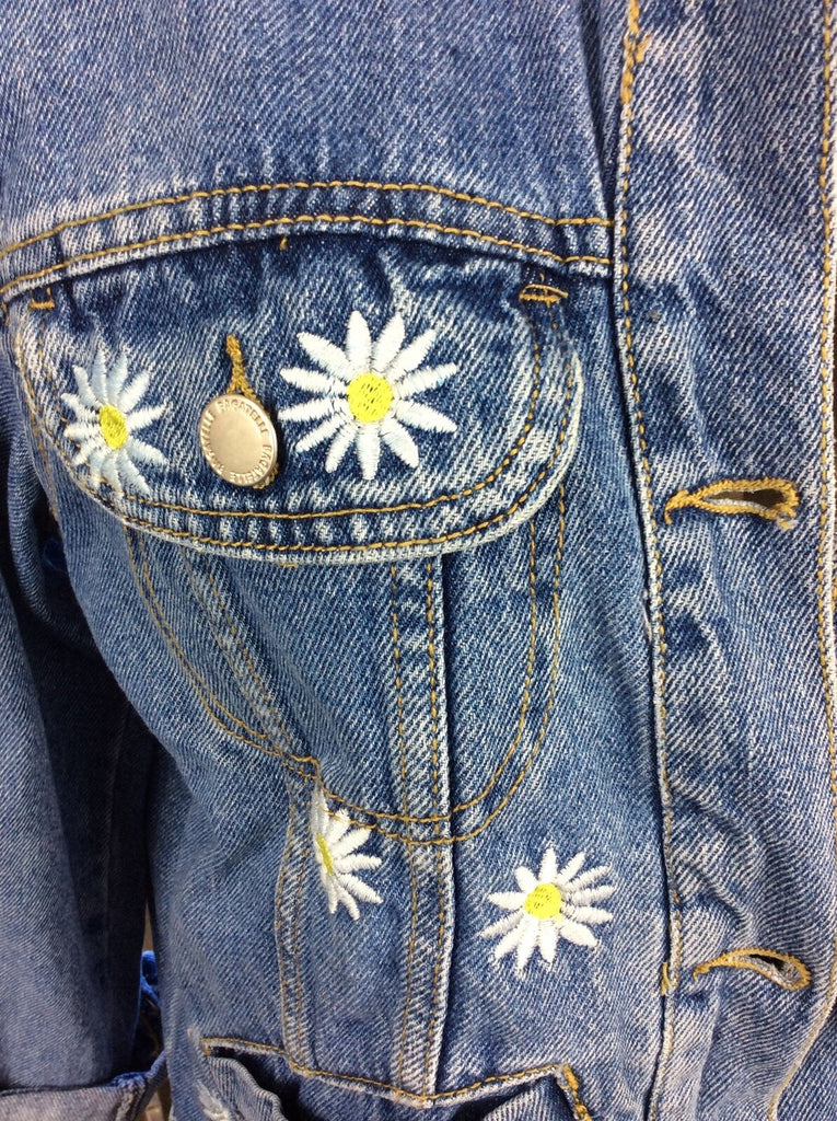 Bagatelle Denim Daisy Embroidered Jacket Size Small