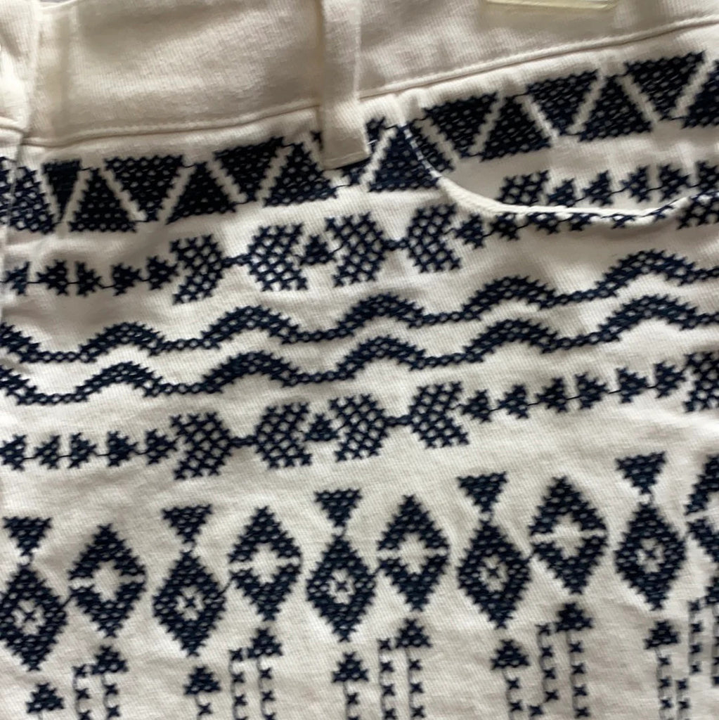 J McLaughlin embroidered white shorts sz 4