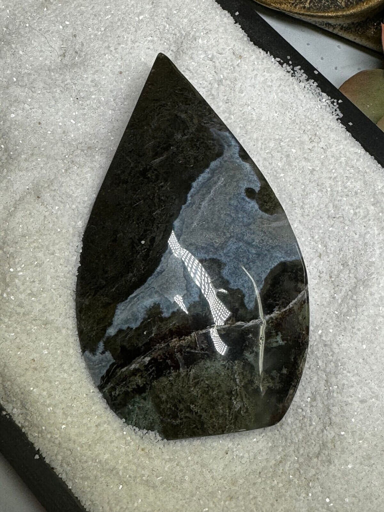 Garden Quartz Teardrop Stone tower